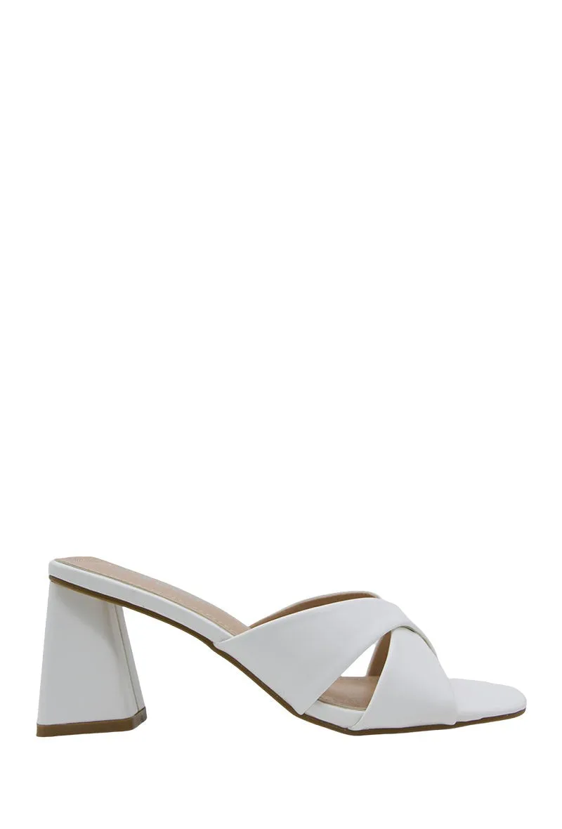 Arizona Block Heeled Mule (White)