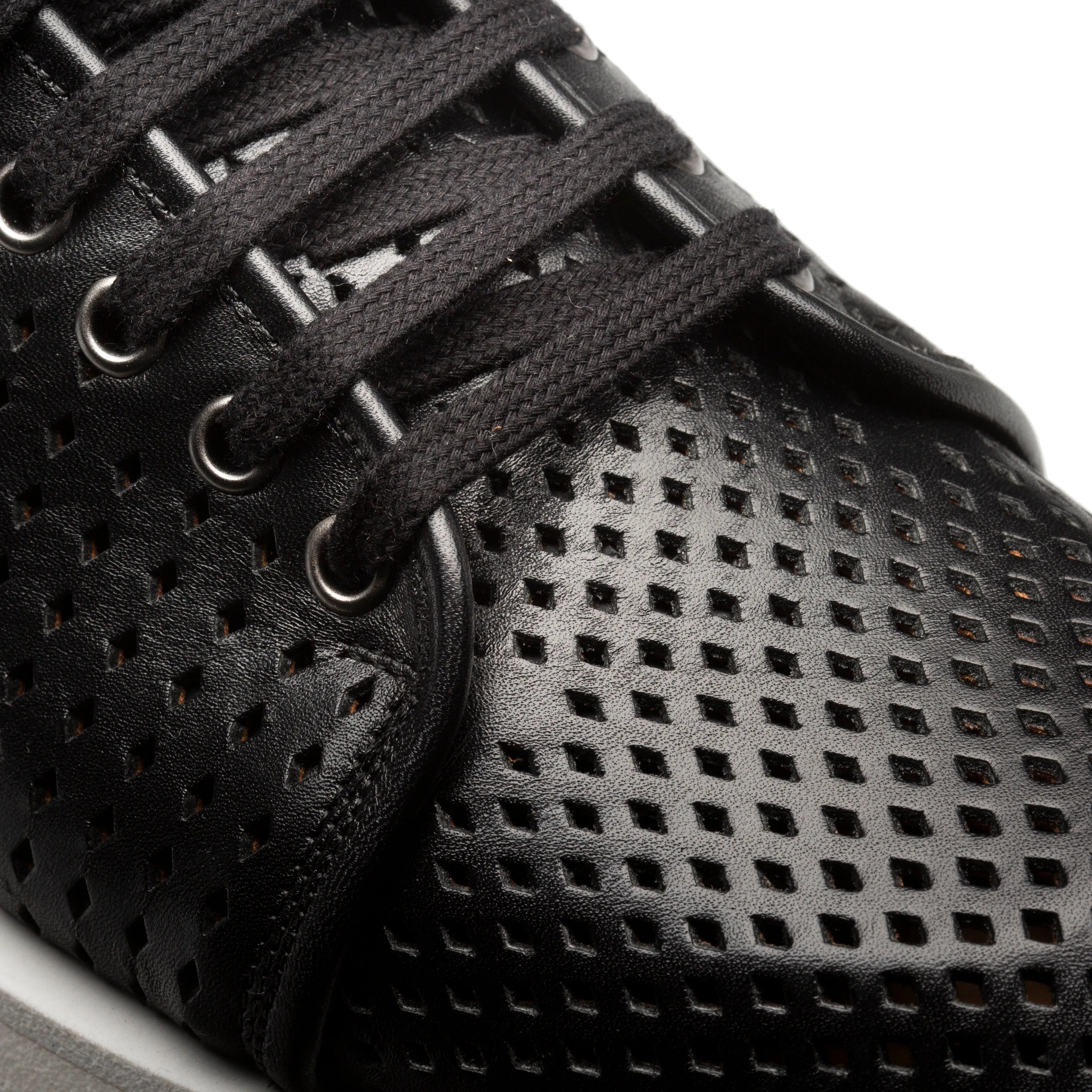 Luce Sneaker